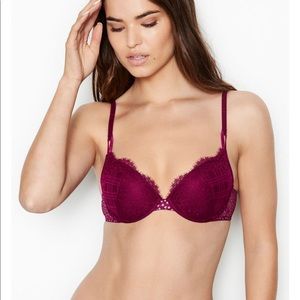 VICTORIA'S SECRET
Sexy Tee Lightly Lined Demi Bra